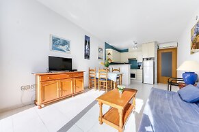 Apartment in Roses With Shared Pool