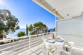 Apartment in Roses With Shared Pool