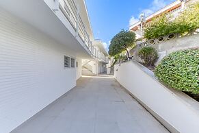 Apartment in Roses With Shared Pool