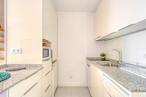 Apartment With Scenic View