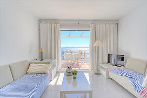 Apartment With Scenic View