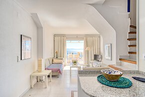 Apartment With Scenic View