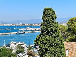 City-centre Apartment in Roses