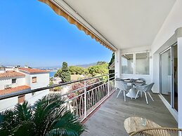 City-centre Apartment in Roses