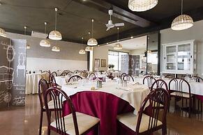 Residence with pool in Luni Mare