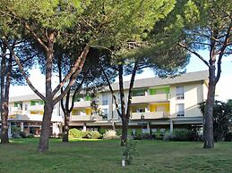 Residence with pool in Luni Mare