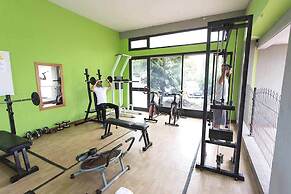 Residence with pool in Luni Mare