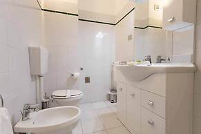 Residence with pool in Luni Mare