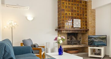 Private Villa With Inviting Space