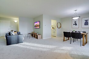 Modern Spacious Apt Crystal City