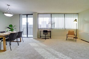 Modern Spacious Apt Crystal City