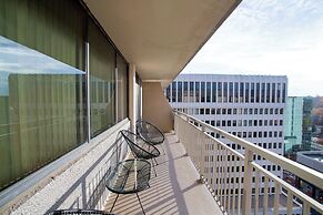 Modern Spacious Apt Crystal City