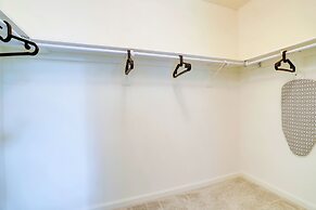 Modern Spacious Apt Crystal City