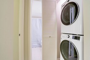 Modern Spacious Apt Crystal City