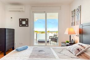 Apartment With Scenic View