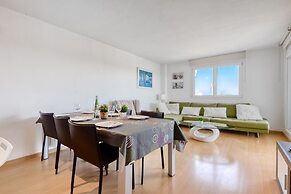 Apartment With Scenic View