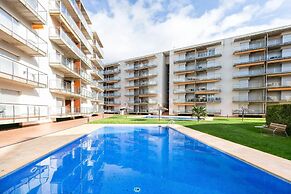 Apartment in Rosas With Pool