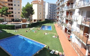Apartment in Rosas With Pool