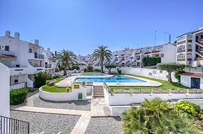 Apartment by the Rock Beach