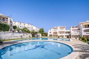 Apartment by the Rock Beach