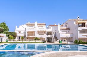 Apartment by the Rock Beach