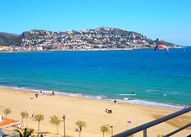 Apartment in Roses Near Beach