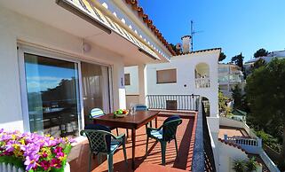 Apartment in Roses Near Beach