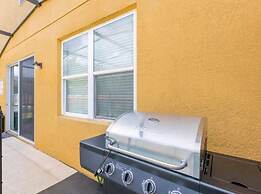 Gated Community, Amazing 4/3 Vacation Home With Private Pool Near Disn