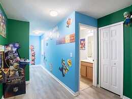 Gated Community, Amazing 4/3 Vacation Home With Private Pool Near Disn