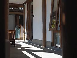 Li Jiang Ancient City Wide-Up Hotel