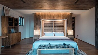 Tengchong Budu Hot Spring Resort Hotel