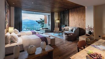 Tengchong Budu Hot Spring Resort Hotel