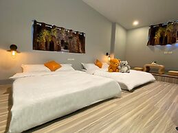 Budai Sun Never Sets B&B