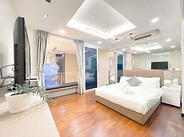 The Scott Garden by Manhattan Group