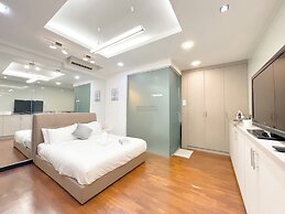 The Scott Garden by Manhattan Group