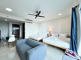 Trefoil by Manhattan Group