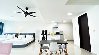 Trefoil by Manhattan Group