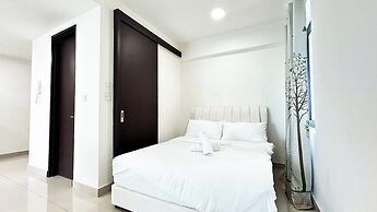 Trefoil by Manhattan Group