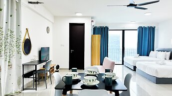 Trefoil by Manhattan Group