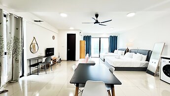 Trefoil by Manhattan Group