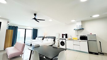 Trefoil by Manhattan Group