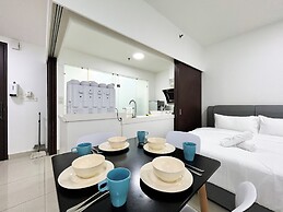 Trefoil by Manhattan Group