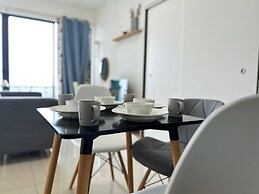 Trefoil by Manhattan Group