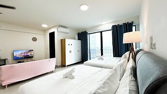 Trefoil by Manhattan Group