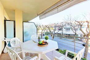 Beachfront Apartment in Roses