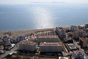 Beachfront Apartment in Roses