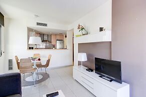 Beachfront Apartment in Roses