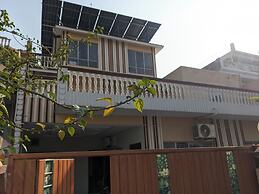 Decent Family Guest House