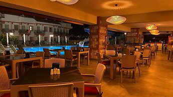 Casa De Levi̇ssi̇ Hotel Oludeni̇z