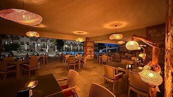 Casa De Levi̇ssi̇ Hotel Oludeni̇z
